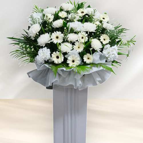 Condolence Flowers To Funeral Hall