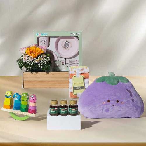 Hugs N Giggles Baby Hamper