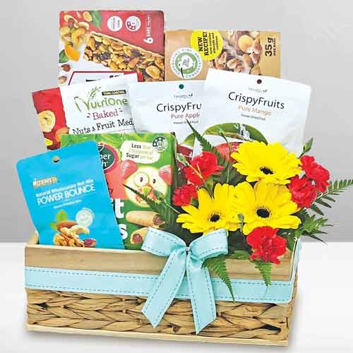 Smart Snack Fruits N Nuts Hamper