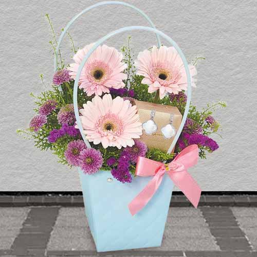 Women’s Day Flowers With Earrings Gifts
