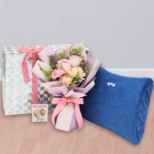 Soothing Care Gift Set With Floral Bouquet For Mom