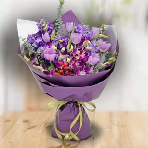 Passionate Pink & Red Grandeur: Lily & Rose Statement Bouquet
