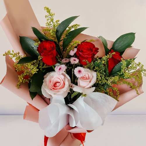 - Bouquet Of Red And Pink Roses