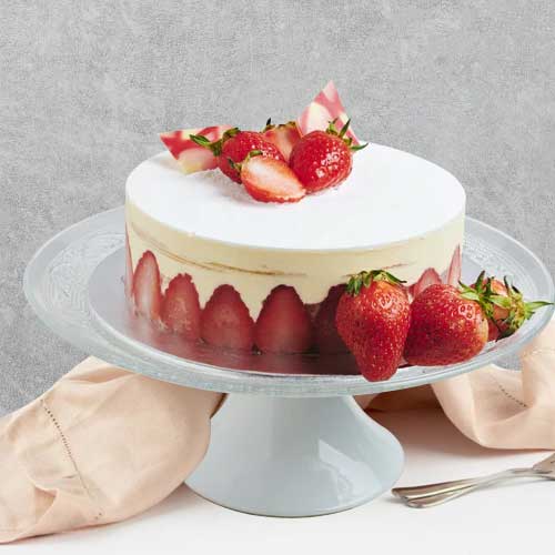 - Strawberry Cake For Wife's Birthday