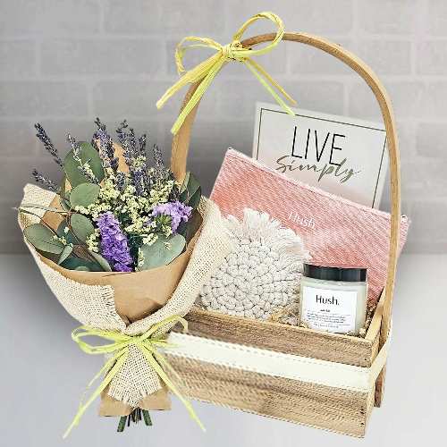 - Mother’s Day Floral & Cozy Candle Gift Set